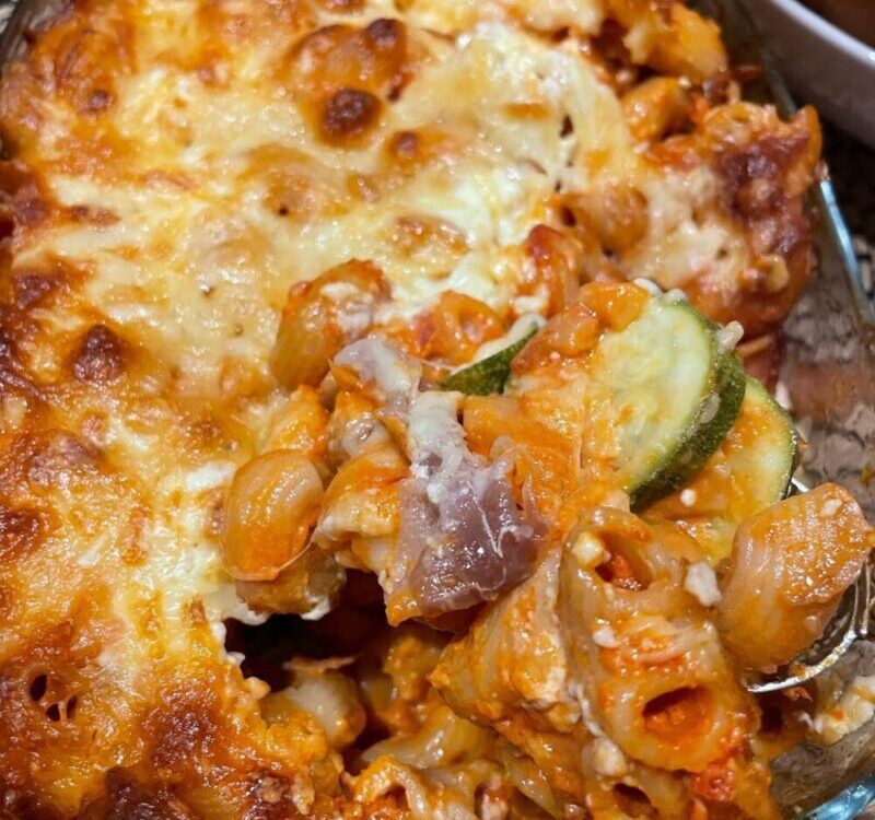 Baked tomato cream pasta with cheese

เมนูทำง่าย ถูกใจทั้งครอบครัว
แค่ pasta กับ...