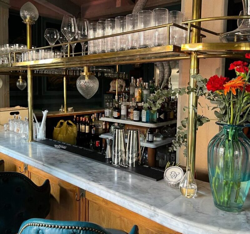 Blue Bar  สวยจัง บรรยกาศดี น่าไปมาก...