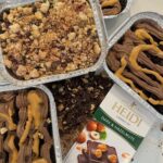 Brownie Parfaitเป็นการรวมตัวของบราวนี่ คาราเมล DarkชอคโกแลตHezelnut และครัมเบิ้ล...