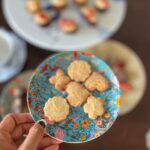 Cheddar cheese cookies ทานกับชาร้อน หรือ Earl Grey chocolate truffle กับ อู่หลงพ...