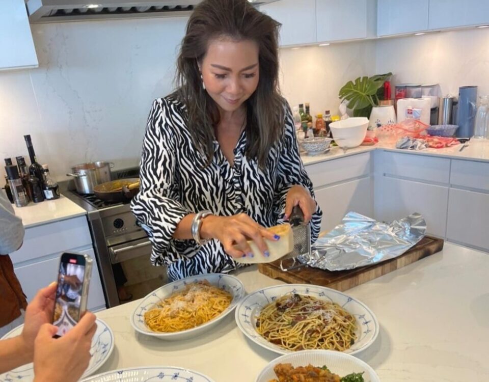 Cooking with Passion
การทำอาหารคือการแจกจ่ายความสุขของแพร การได้เห็นคนทานมีความส...