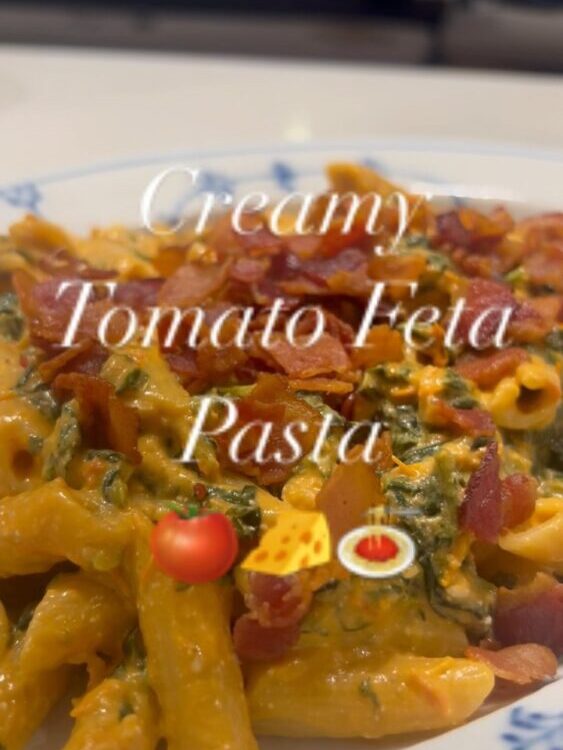 Creamy Tomato Feta Pasta
อีกเมนูที่แพรชอบทำ ขั้นตอนน้อย ทำง่าย !

พระเอกคือ Feta...