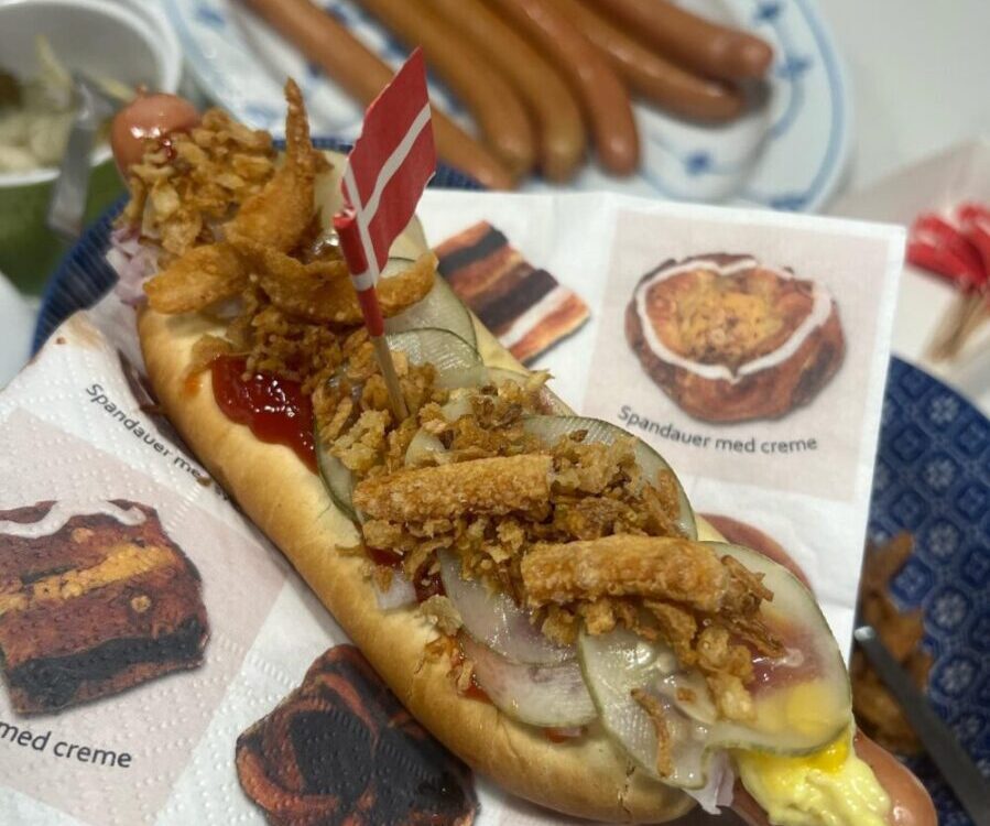 Danish Hotdog คุณสามีขนไส้กรอก ขนมปัง ทุกสิ่งอย่างมาจากเดนมาร์กเลยค่า...