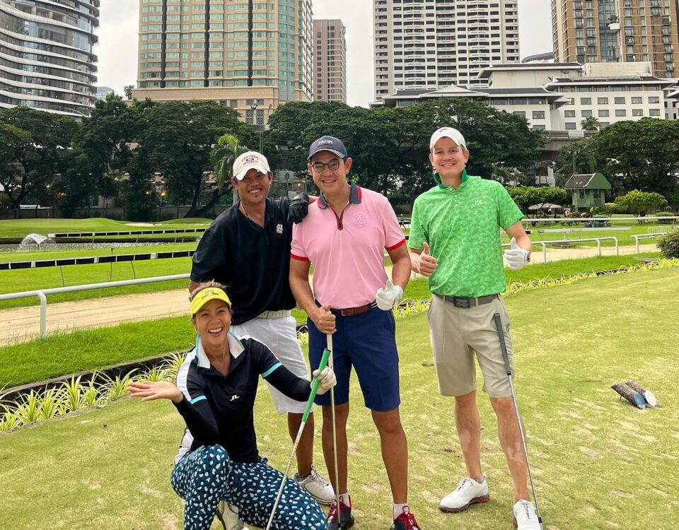 Golf วันนี้ เจ้าประจำ 25ปี reunion 
พังยับ จ่ายจนกระเป๋าฉีก555 
 พี่พอม  บินมาจา...