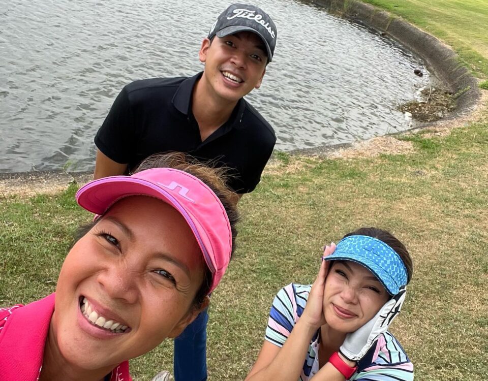 Happy Golf  day with Pro Puk      มาเล่นกับโปรทั้งตระกูล  555 สนามLakewood ดีขึ้...