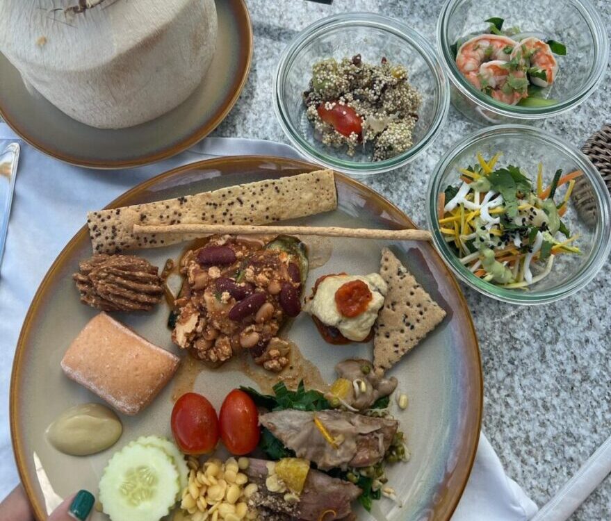 Healthy&Yummy Lunch by the beach...