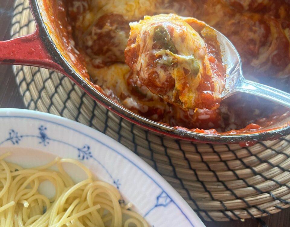 Homemade Spaghetti meatball  by Aya    กระหน่ำใส่ชีสเข้าค่ะ  Bay leaves กับ Ital...