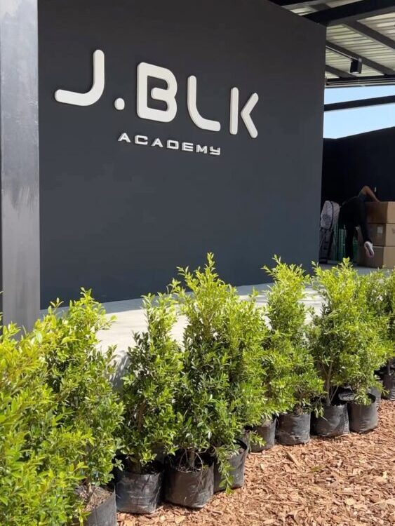 J Black Golf Academy  ประทับใจ ใกล้นิดเดียว แค่ธนาซิตี้ มีทุกอย่างครบวงจร มาลองก...