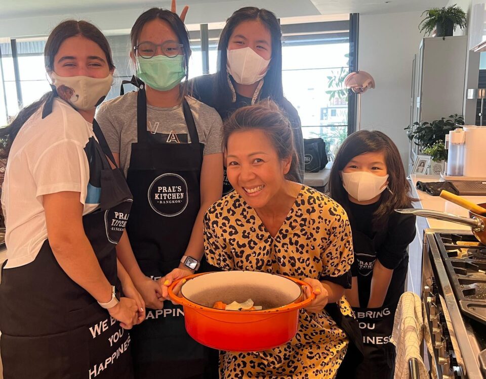 Kids Cooking Class with Prae’s Kitchen  วันนี้น้องๆจากBangkok Patana น้องCarla  ...