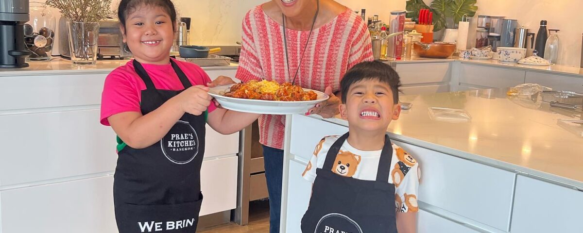 Kids Cooking Class เริ่มแล้วนะคะ น้องมิรินกับ
น้องโอบะบินมาเรียนจากสุราษฎร์ธานีเ...