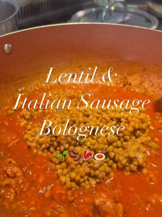 Lentil & Italian Sausage Bolognese

เมนูพาสต้าทำง่าย ขั้นตอนน้อย

แต่ซอส Bologne...