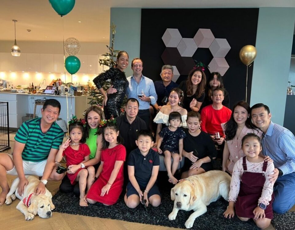 Love is all around  Merry Christmas...