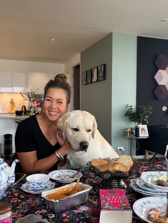 PRAE’S KITCHEN Youtube ในช่อง มึนProductionมาแล้วค่ะ 
พาเข้าครัวมาทำ ‘หมี่ซั่ว’ ...