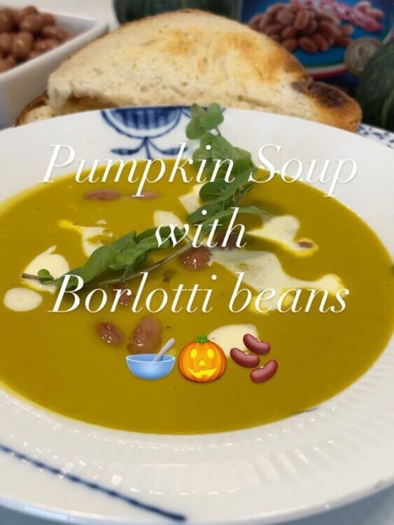 Pumpkin Soup with Borlotti beans

ซุปร้อน ๆ ประโยชน์สูง อร่อยด้วย

วันนี้แพรทำซุ...