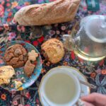 Scones & Cookies  for afternoon tea   น้องสะใภ้  ส่งขนมปัง sconesและคุกกี้มาให้ ...