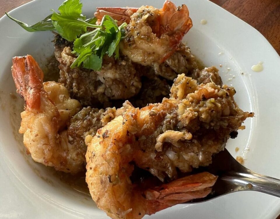 ครัวบ้านป้าหนู ตลาดบ้านใหม่100ปี ริมแม่น้ำบางปะกง อาหารไทยlocalรสบ้านๆดี วิวร้อย...