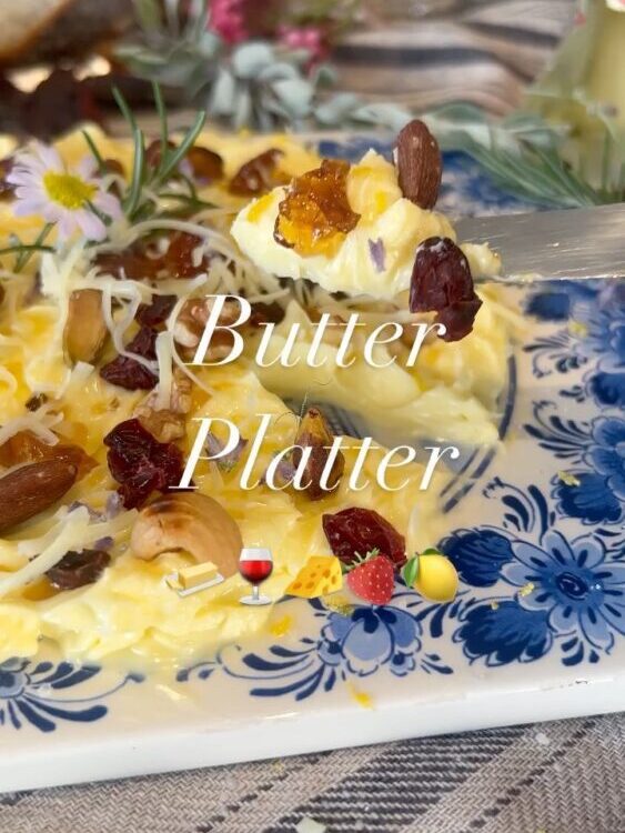 จะมีเพื่อนมา dinner ที่บ้าน
แต่ไม่รุ้จะเสิร์ฟอะไรดี
จัด Butter platter ให้ทานเล่...