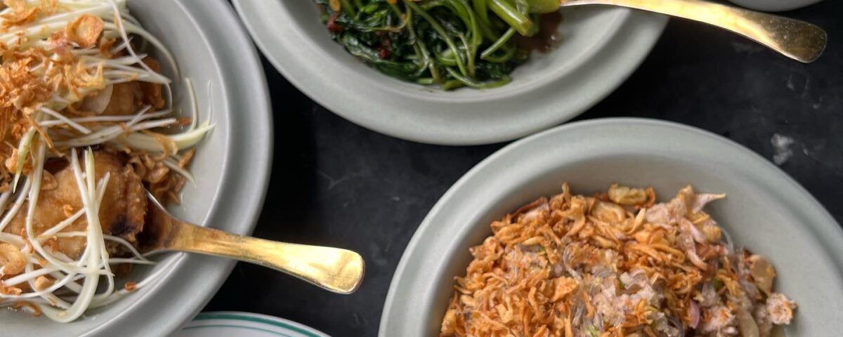 ดีใจมีร้านอร่อย  บรรยากาศดีใกล้บ้าน  มากแค่ 3 นาทีแถมน้องหมาก็มาได้  ประทับใจมาก...