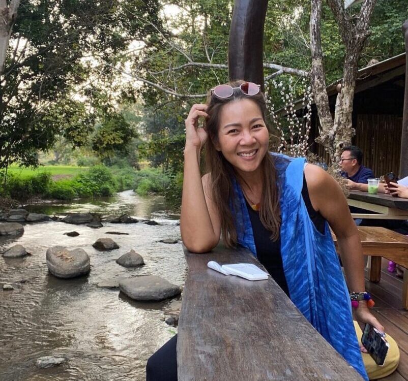 ต๊ะต่อนยอน  ขอบคุณเงาะ  ที่พามาร้านชาที่ชิวและเก๋มาก...