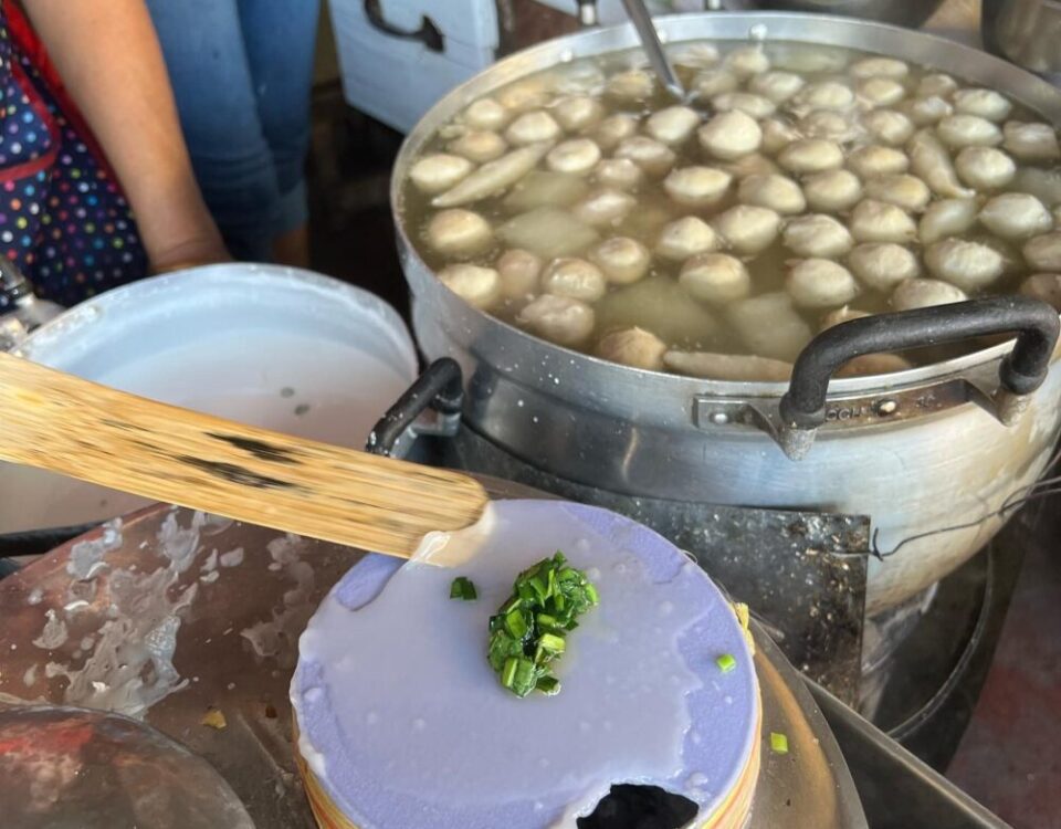 ประสบการณ์ใหม่ในการทาน ข้าวเกรียบปากหม้อ ณ พนมสารคราม กับน้องอัจ  ดั้นด้นขับรถกั...