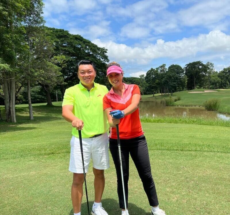 มาตีกอล์ฟกับเจ้าถิ่น  ตีต้อนรับแขกดีมากค่ะ ประทับใจ ให้คะแนนเต็ม...