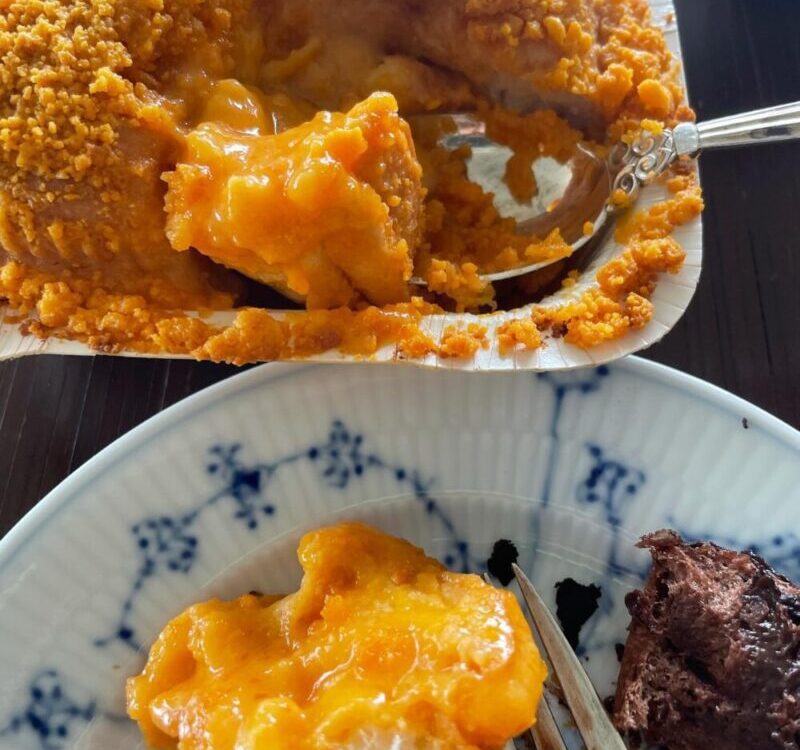 วันนี้ขอนำเสนอ ขนมปังไชยาไข่ย้อยและ ชอคโกเลอะจากร้าน  พูดได้3 คำว่าแน่น ข้น คลัก...