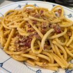 หลังจากใช้ไข่ขาวไปทำเมอแรงค์ เอาไข่  มาทำSpaghetti Carbonara ผสมชีสกับชีสParmesa...