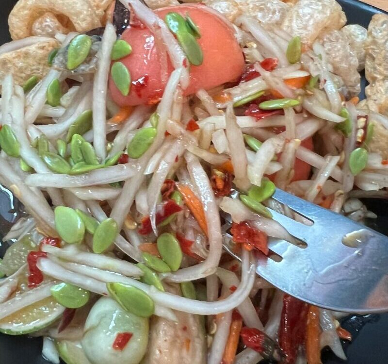 อาหารหลังตีกอล์ฟThe Royal Golf แถวลาดกระบัง ต้องมาร้านป้าแก้ว ไก่ย่างหนังกรอบ ให...