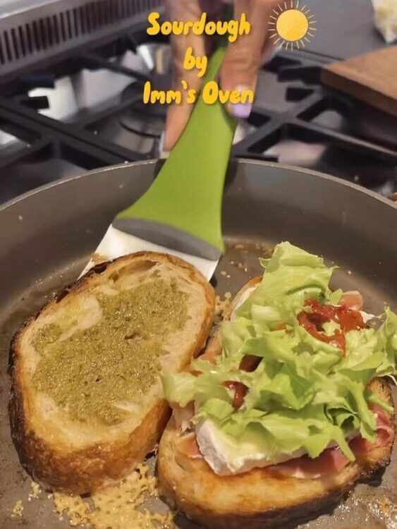 อาหารเช้าที่ทำจากขนมปัง Sourdough   มาแล้วค่ะ 
ทำง่าย อร่อยด้วยนะ ลองทำกันดูค่ะ ...