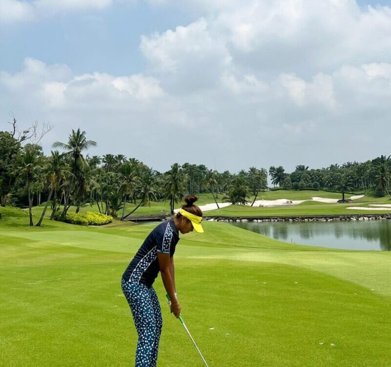 อุตส่าห์มาเล่นสนามสวยๆอย่างAlpine  มีทั้งต่อต่อยนิ้วและไม้หัก ทุลักทุเล แต่สนุกส...