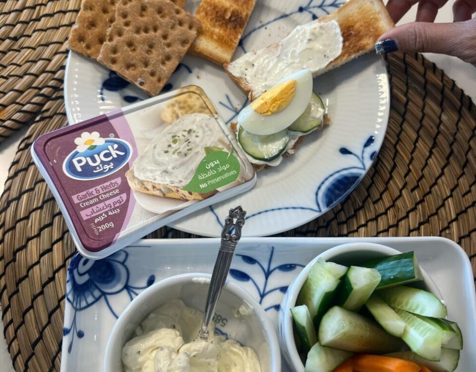 เป็นของที่มีติดบ้านตามประสาคนชอบชีสจะDipหรือปาดก็อร่อยด้วยSpreadable Cream Chees...