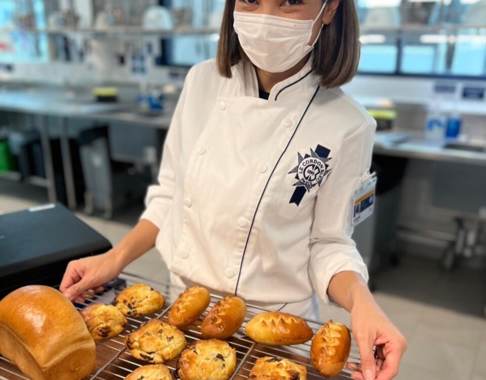 เมื่อน้องสะใภ้  ไปเรียน Le Cordon Bleu ทำขนมปังวันแรก ก็ต้องชิมกันหน่อย...