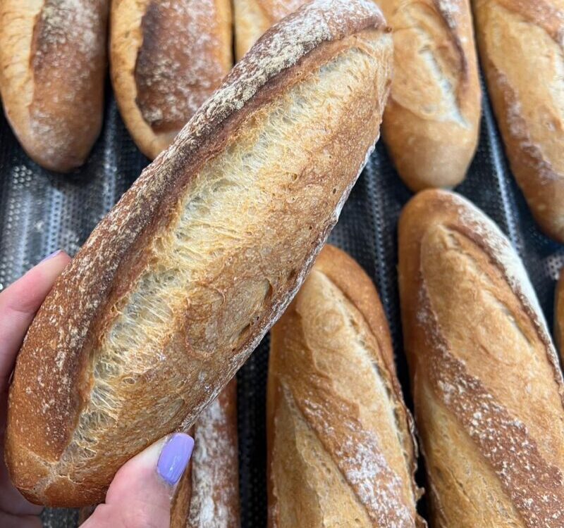 ใส่ความตั้งใจเต็มร้อย คัดสรรวัตถุดิบที่มีคุณภาพ   กว่าจะมาเป็นขนมและตับบดทรัฟเฟิ...