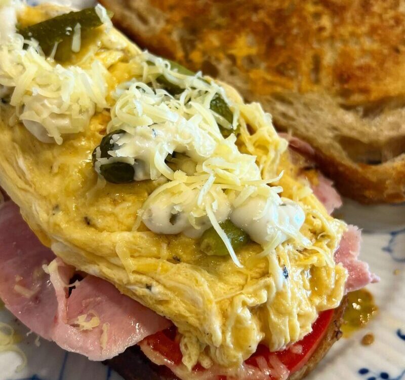 ไข่เแน่นชอบมาก!  ปลอดสารเคมีและฮอร์โมน ตัดกับขนมปัง Sourdough  กรอบ หนึด หอมชีส ...