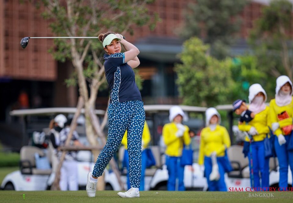 Siam Crown Charity golf    กอล์ฟการกุศลที่ได้ทำบุญช่วยหมาแมวจรจัด   ตีกอล์ฟใจฟุ ...