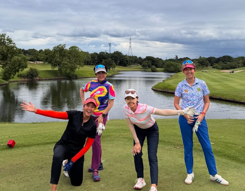 แข่งกอล์ฟการกุศล มูลนิธิ ปิติ ภิรมย์ภักดี   สนุกมากค่ะ ประธานมูลนิธิตีดีจัง อากา...