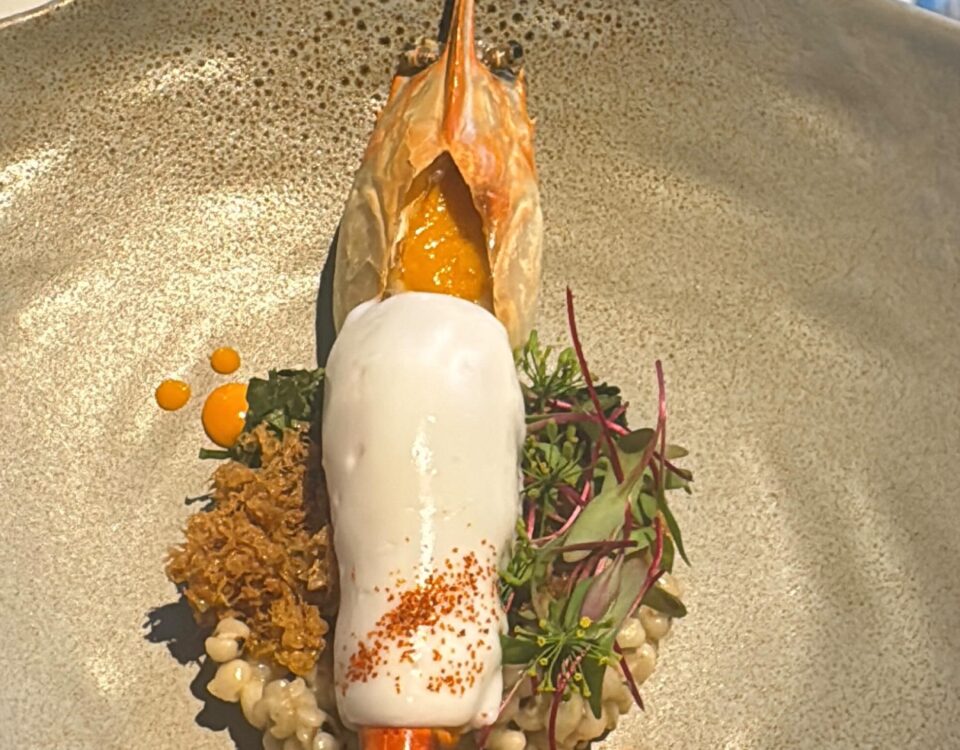 ประทับใจ ร้านFine diningชื่อ Redbox  ที่เชียงใหม่ค่ะ 
เป็นอาหารรสชาติไทยที่ทำประ...