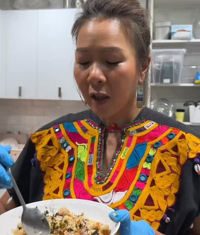 ข้าวขยำไข่กะปิ  ทำไว อร่อยจริงงบแค่ 20 บาทก็ทำได้ลองทำตามดูแล้วจะติดใจ! 
ไข่cage...