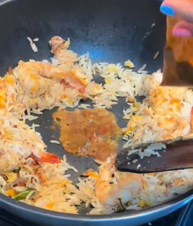 ข้าวผัดมันกุ้งจานนี้ให้กี่คะแนนดี 1-10?  หอมแบบนี้ใครจะอดใจไหววว~...