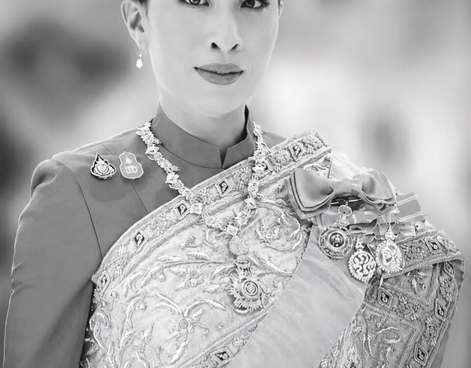 เสด็จสู่ฟากฟ้าสุราลัย 
.
สถิตในดวงใจตราบนิจนิรันดร์ 
น้อมศิระกราน กราบแทบพระยุคล...